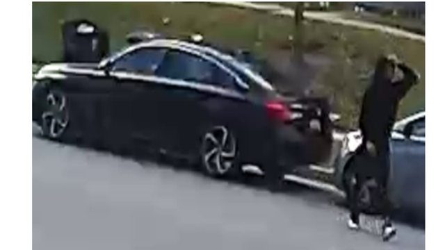 Mail carrier robbed at gunpoint in Landover