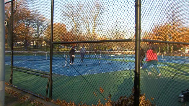 Pickleball noise fuels frustration in Arlington