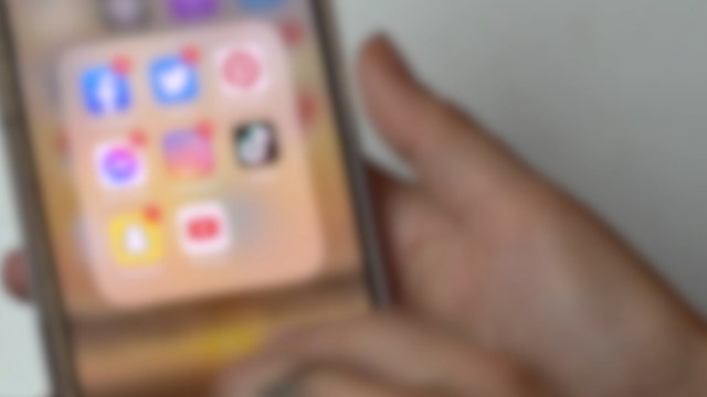 Virginia governor signs bill limiting minors to 1 hour of social media per day