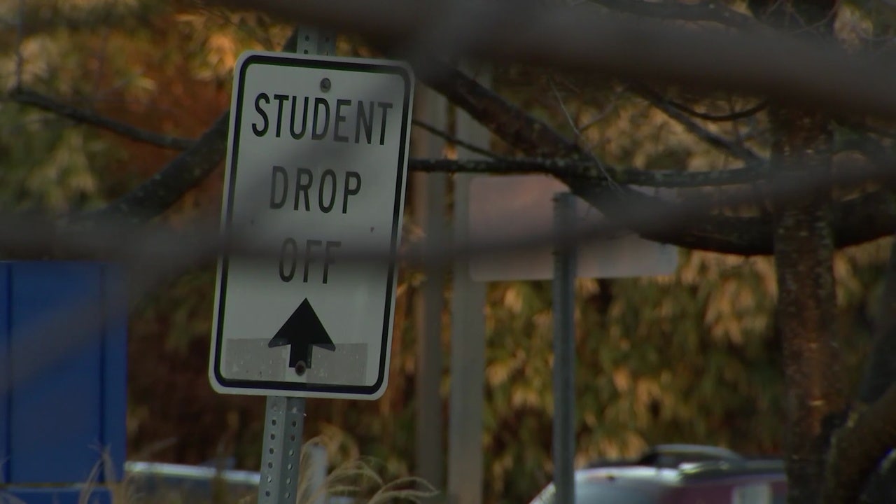 Bethesda Chevy Chase Area Parents Concerned Over Reports Of Men   SchoolAlerts 3 