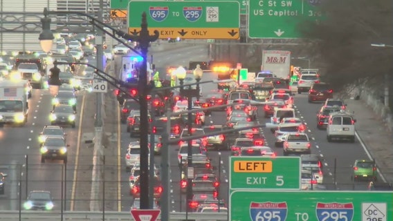 Tractor-trailer crash in DC delays Friday morning commute