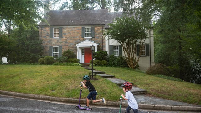 This is considered 'middle class' income in Washington, DC area