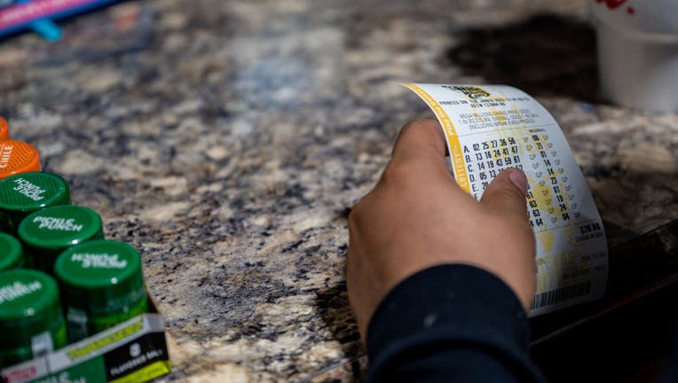 d8f36872-Mega Millions Lottery Jackpot Reaches Past 1 Billion Dollars