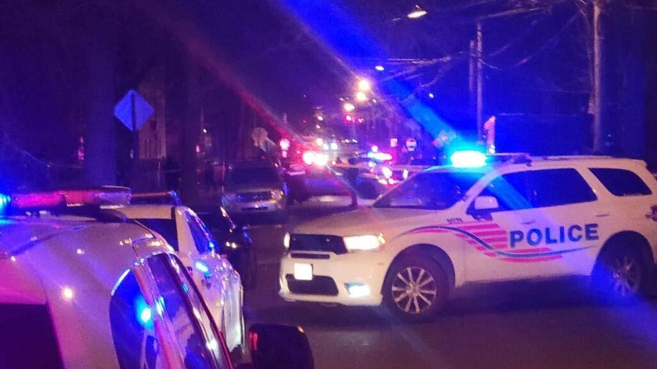 2 men shot, killed in separate Southeast DC shootings: police