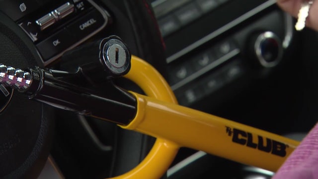 Metro Transit Police hand out steering wheel locks to Kia and Hyundai owners