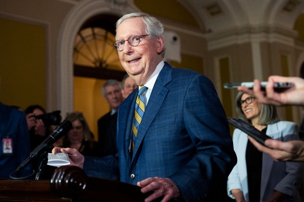 GOP leader Mitch McConnell returns to Senate after head injury | FOX 5 DC