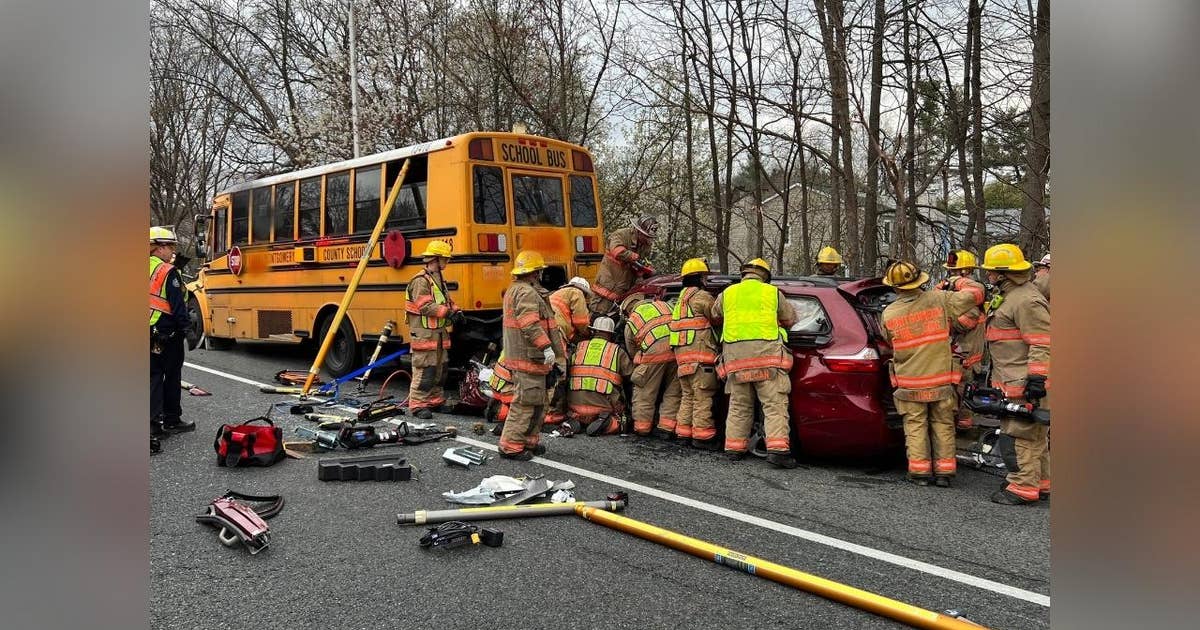 3 hurt after minivan crashes into school bus in Montgomery County | FOX ...