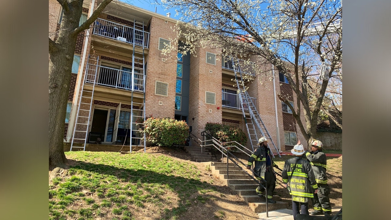 2 children hurt after fire at Southeast DC apartment complex