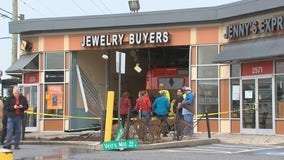 Bus crashes into Montgomery County jewelry store