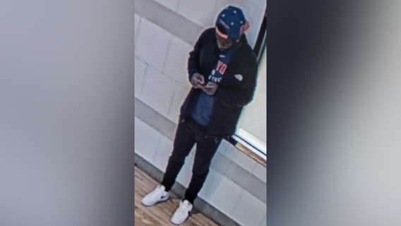 Suspect accused of filming teenage girl inside Virginia mall dressing room