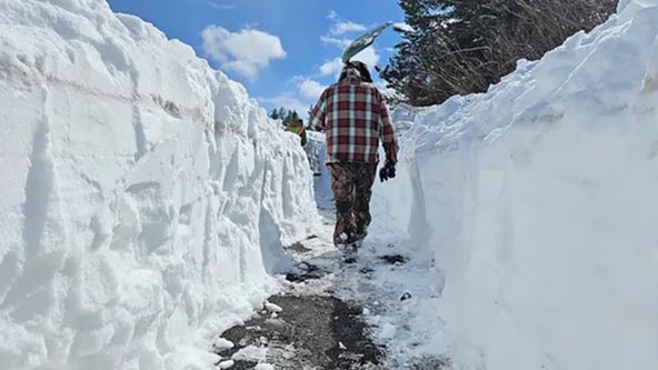 How to shovel snow without a shovel