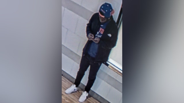 Suspect accused of filming teenage girl inside Virginia mall dressing room