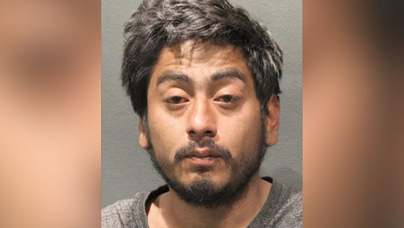 Mugshot shows man accused of holding 4 adults, 1 child hostage inside Arlington Wells Fargo bank