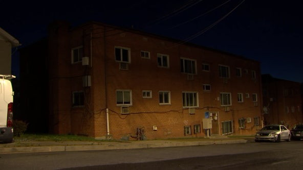 1 firefighter injured, 13 residents rescued in southeast DC apartment fire