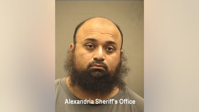 Virginia man accused of sending money to ISIL remains behind bars following court appearance