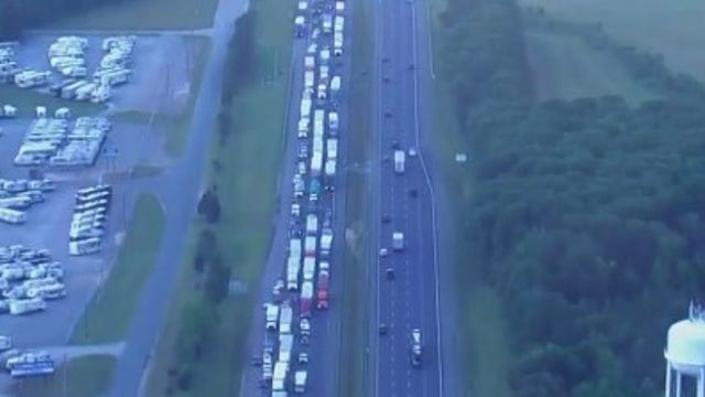 Pedestrian dead in multi-vehicle crash on I-95