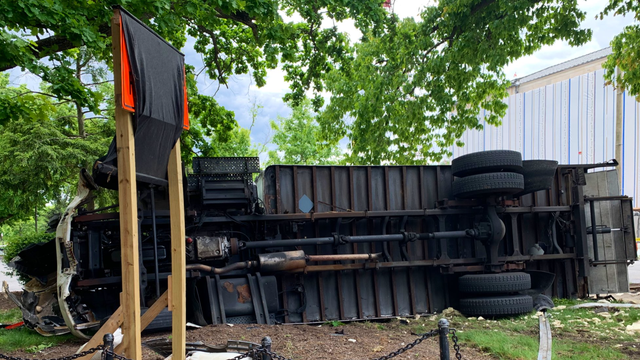 WATCH: Stolen truck full of pizza dough overturned after hitting Secret Service officer's car
