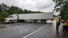 Jackknifed tractor-trailer shuts down I-495 before Bradley Boulevard