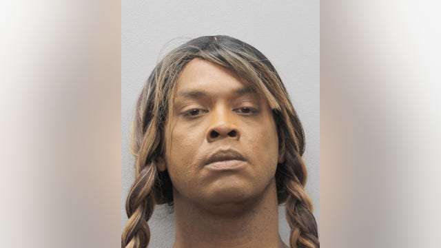 Suspect held without bond after robbing 66-year-old woman in Reston