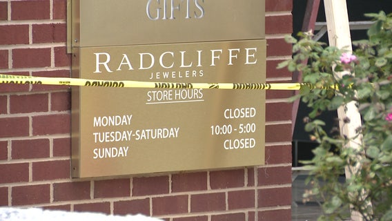 Baltimore area jewelry store ransacked by smash-and-grab thieves