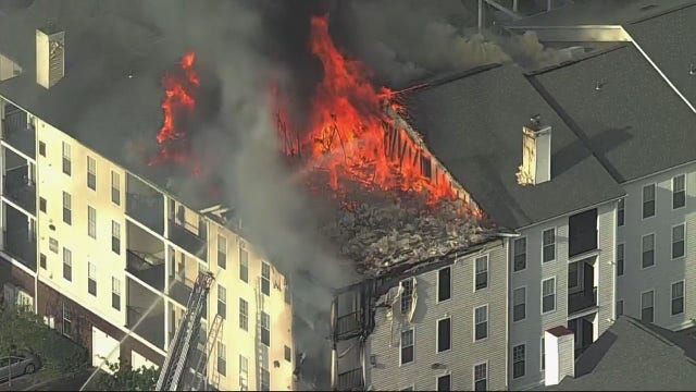2 hurt, nearly 100 displaced in College Park apartment fire