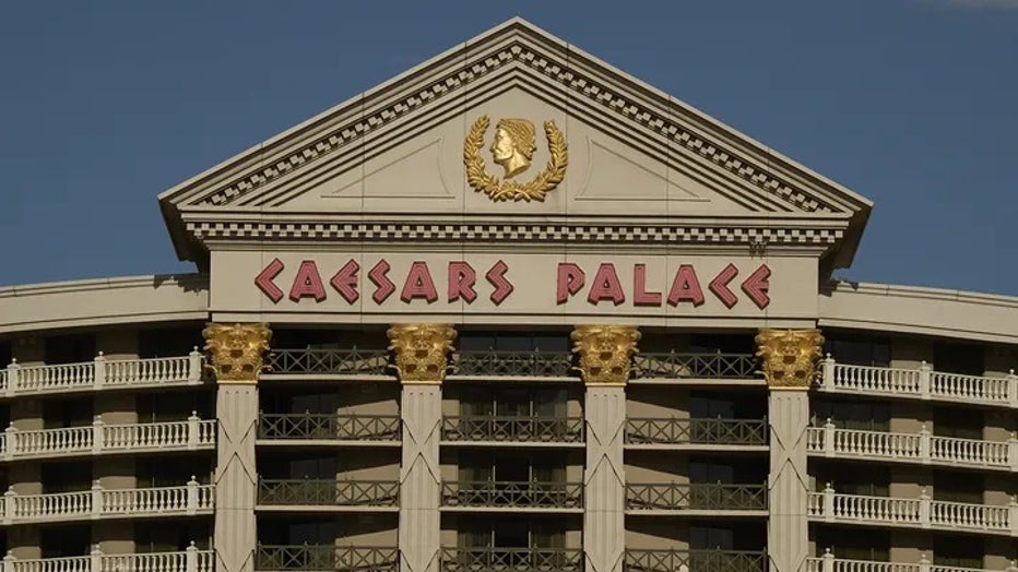 ceasars-palace-hotel-casino-02.jpg