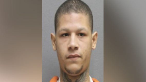 Bank robbery suspect tried to carjack woman at knifepoint in Woodbridge school parking lot: police