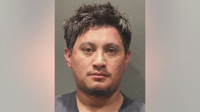 Suspect wielding machete in Arlington neighborhood arrested