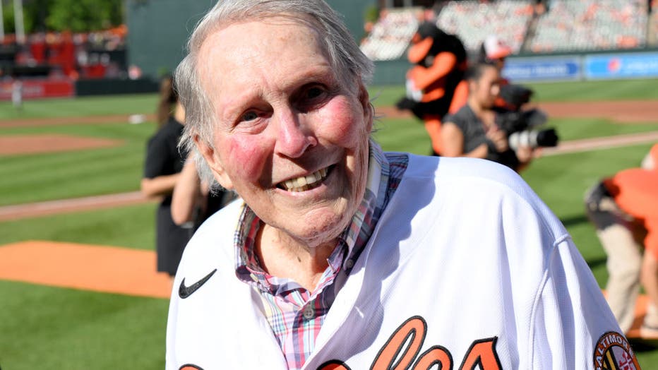 Brooks Robinson, Orioles third baseman with 16 Gold Gloves, dead at 86
