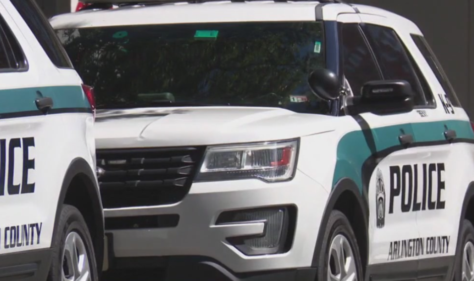 Arlington County police searching for suspect accused in 2 robberies