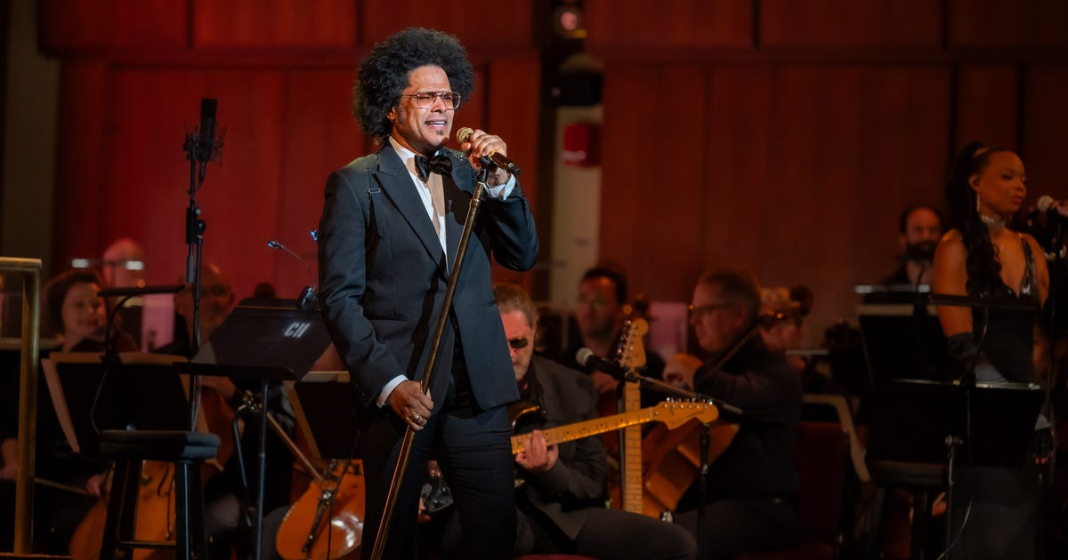 Maxwell_SELECTS__DerekBaker_10