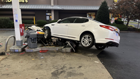 Suspect carjacks teen in Fairfax County, crashes car into gas station: police