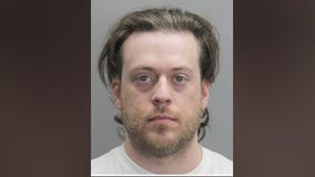 Man arrested after child pornography, illegal machine guns found at home: police