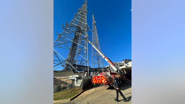 Firefighters rescue 2 workers from broadcast tower in DC