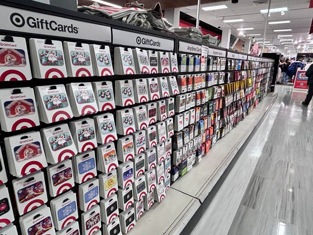 Holiday Gift Card Scams: What to watch for and how to report them