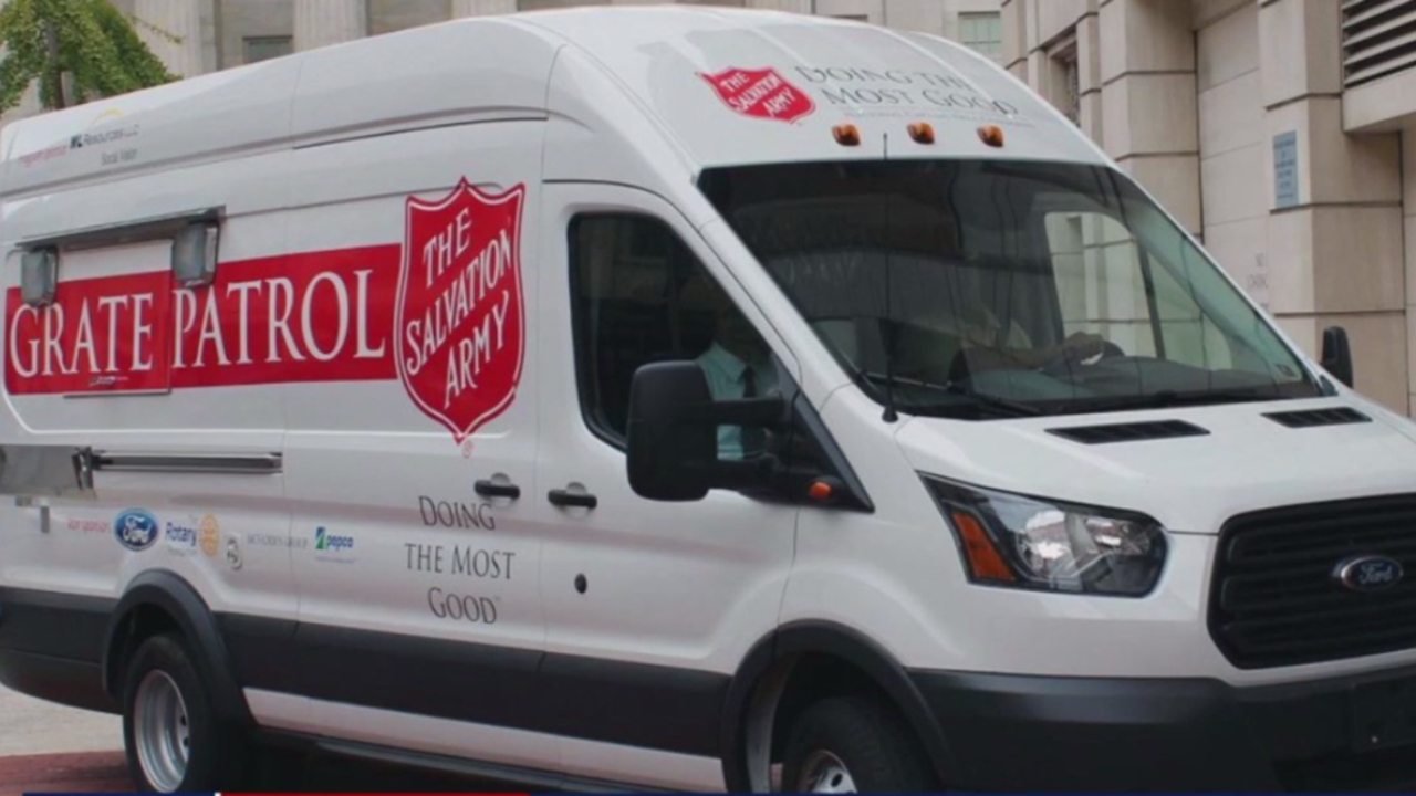 华盛顿特区失窃的救世军卡车，该卡车为需要帮助的人们提供热饭