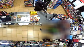 Suspect points gun at 7-eleven cashier during robbery in Rockville