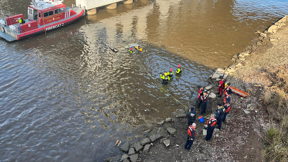 Man dies after crashing into Anacostia River on Christmas Day