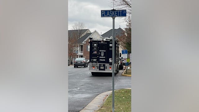 Man barricades himself in home following domestic incident in Lorton