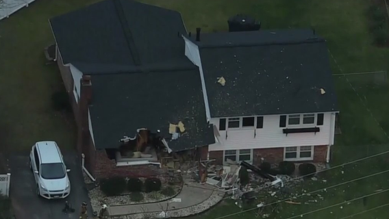 Driver crashes car into Centreville house, causing serious damage