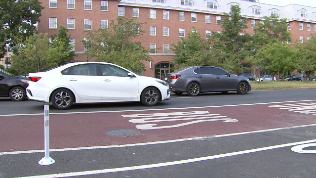 DC begins issuing fines for driving, parking in bus lanes