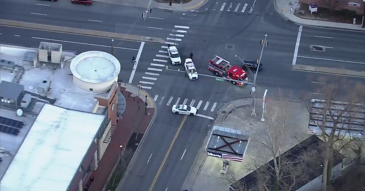 Investigation after pedestrian struck in Bethesda | FOX 5 DC