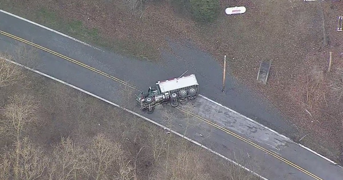 Overturned dump truck spills gravel on roadway in New Market area | FOX ...