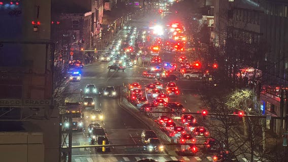 Gas leak investigation shuts down Wisconsin Avenue in Bethesda, building evacuated