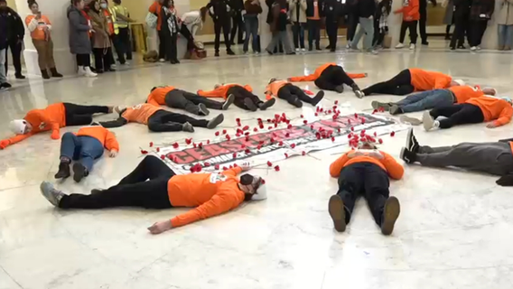 Capitol Police arrest pro-Palestinian demonstrators inside Cannon House Office Building