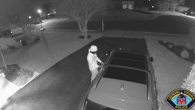 14 vehicle break-ins, suspects leave with money, wallet, handgun, purse, and credit cards in Lorton: police
