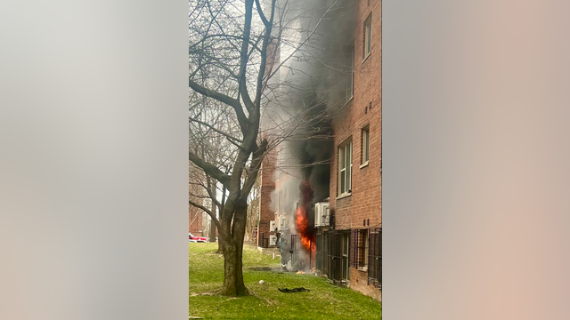 DC apartment fire leaves 1 in critical condition