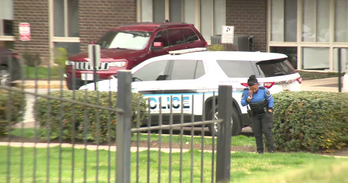 Shots fired at officers from vehicle in southwest DC: police | FOX 5 DC