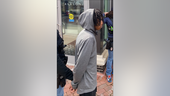 17-year-old arrested in Alexandria, 4th suspect in Philadelphia bus stop shooting