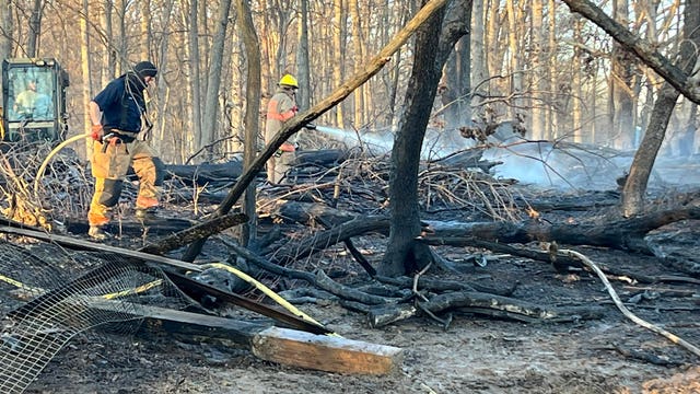Brush fires threaten homes in DC metro area